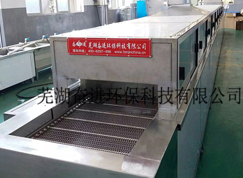 通過平面式超聲波清洗機(jī)